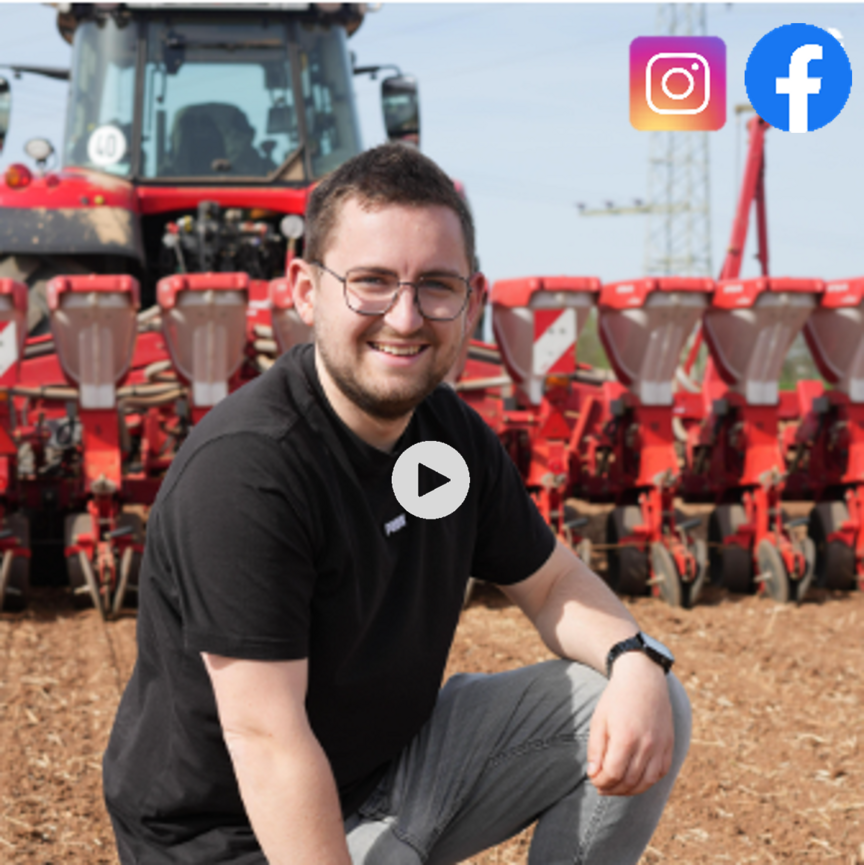 Landwirt Erik Peiner vor der Drille auf seinem Feld bei Euskirchen